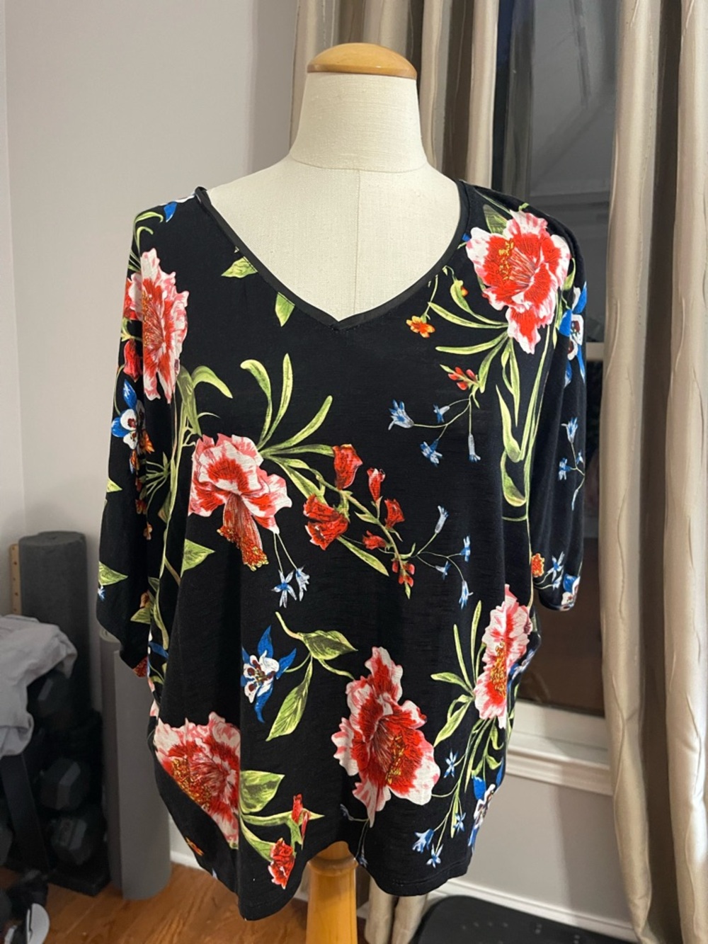 Women's Black Floral V-Neck Tunic - Red & Green Floral Print